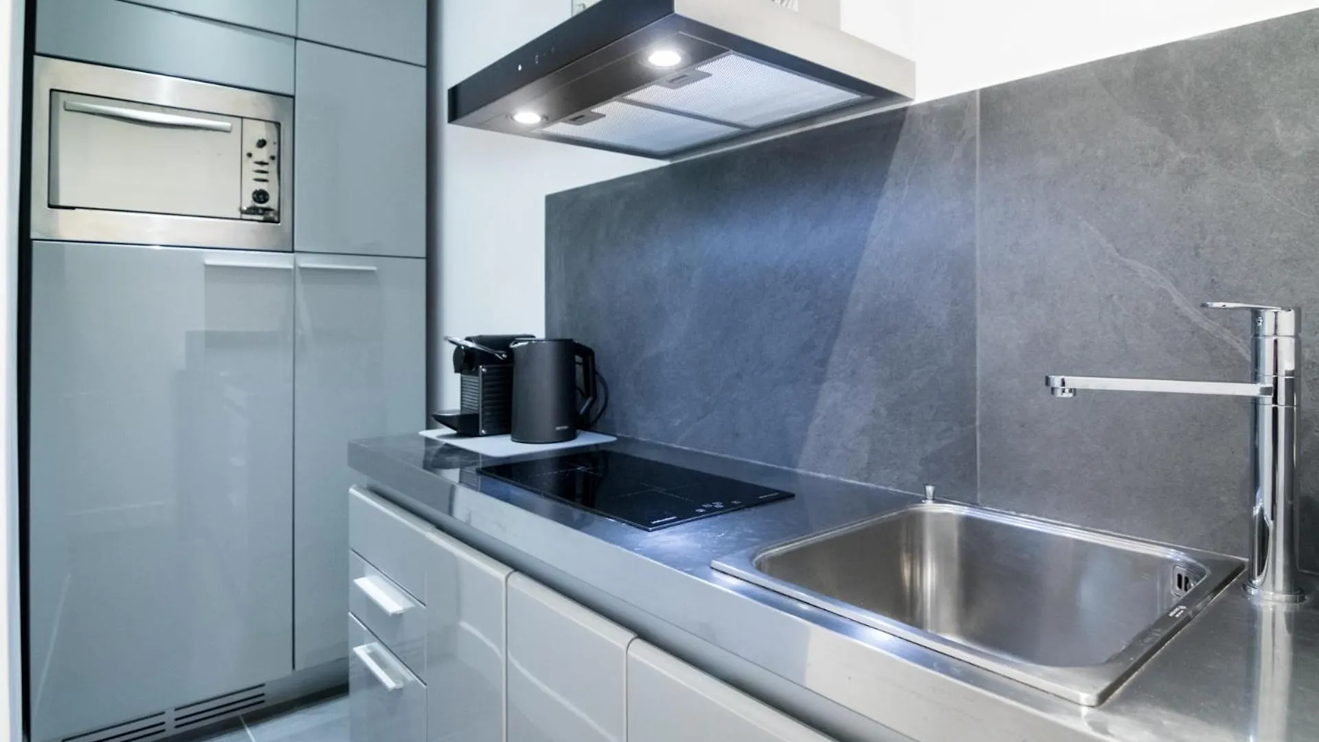 Viam 16B Suites Rome